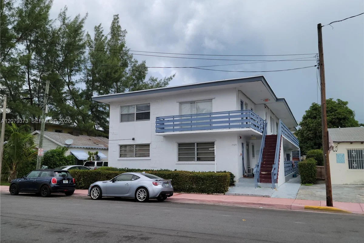 7725 Carlyle Ave #9, Miami Beach: photo 1 of 5