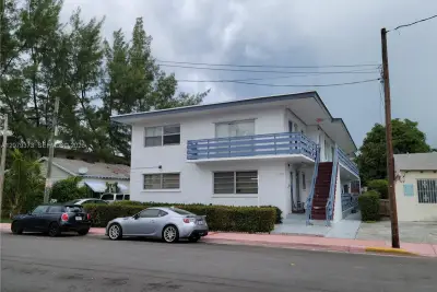 7725 Carlyle Ave #9, Miami Beach: photo 1 of 5