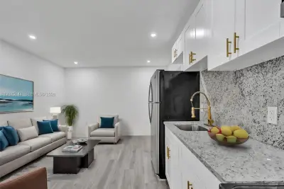 5740 Mayo St, Hollywood: photo 1 of 19