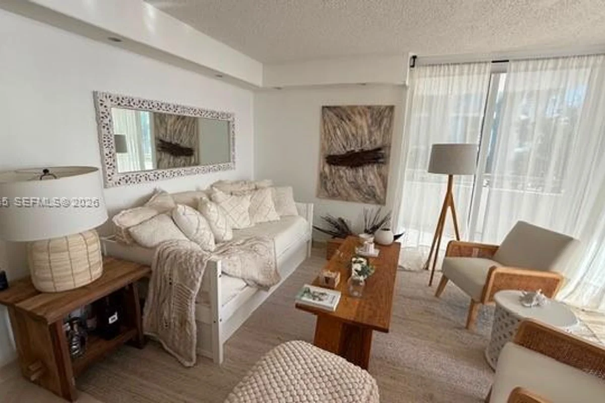 15645 Collins Ave #206, Sunny Isles Beach: photo 1 of 14