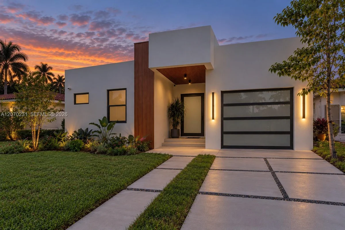 1844 SW 24th Ter, Miami: photo 1 of 12
