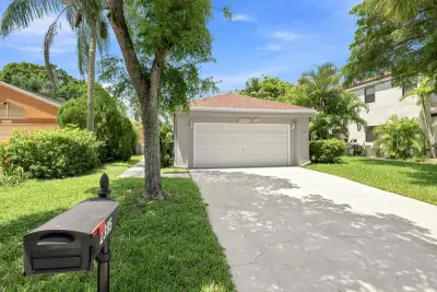 2385 NW 34th Ter, Coconut Creek: photo 1 of 48
