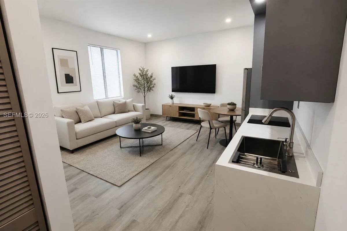 768 NW 2nd St #5, Miami: photo 1 of 13