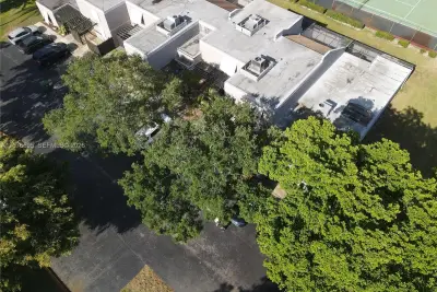 1541 NW 113th Ave, Pembroke Pines: photo 1 of 39
