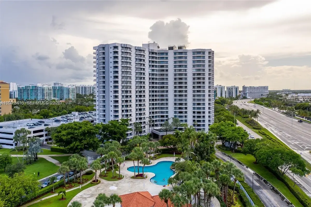 3300 NE 191st St #1615, Aventura: photo 1 of 36