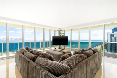1830 Ocean Dr #1702, Hallandale Beach: photo 1 of 39