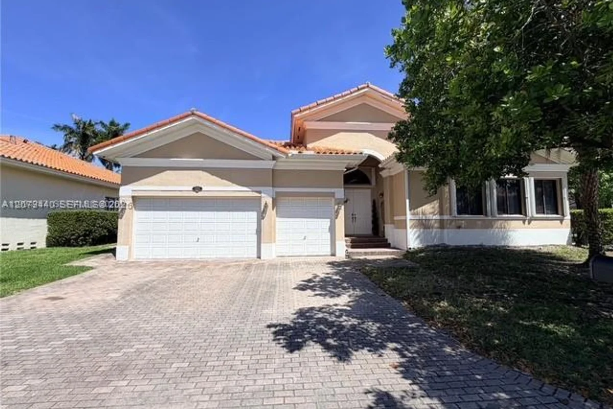 19385 SW 79th Ct, Cutler Bay: photo 1 of 64