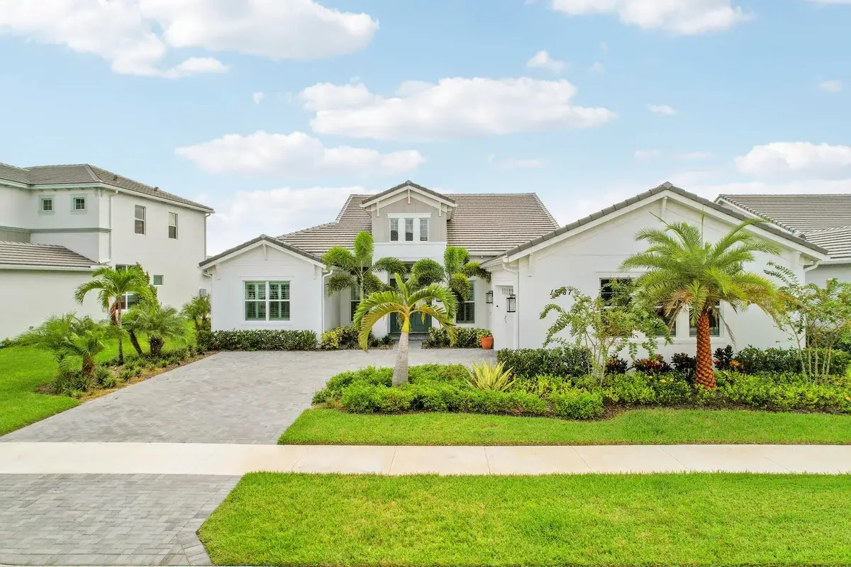 15187 Wildwood Cir, Westlake: photo 1 of 56