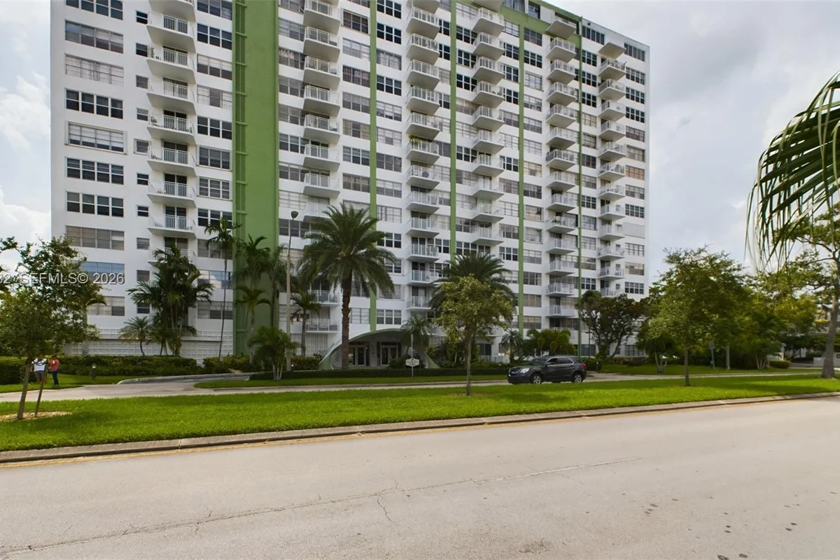 2100 Sans Souci Blvd #A707, North Miami: photo 1 of 29
