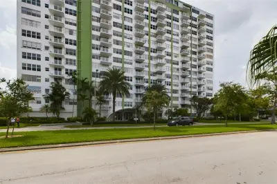 2100 Sans Souci Blvd #A707, North Miami: photo 1 of 29