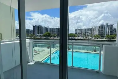3000 S Ocean Dr #200, Hollywood: photo 1 of 12