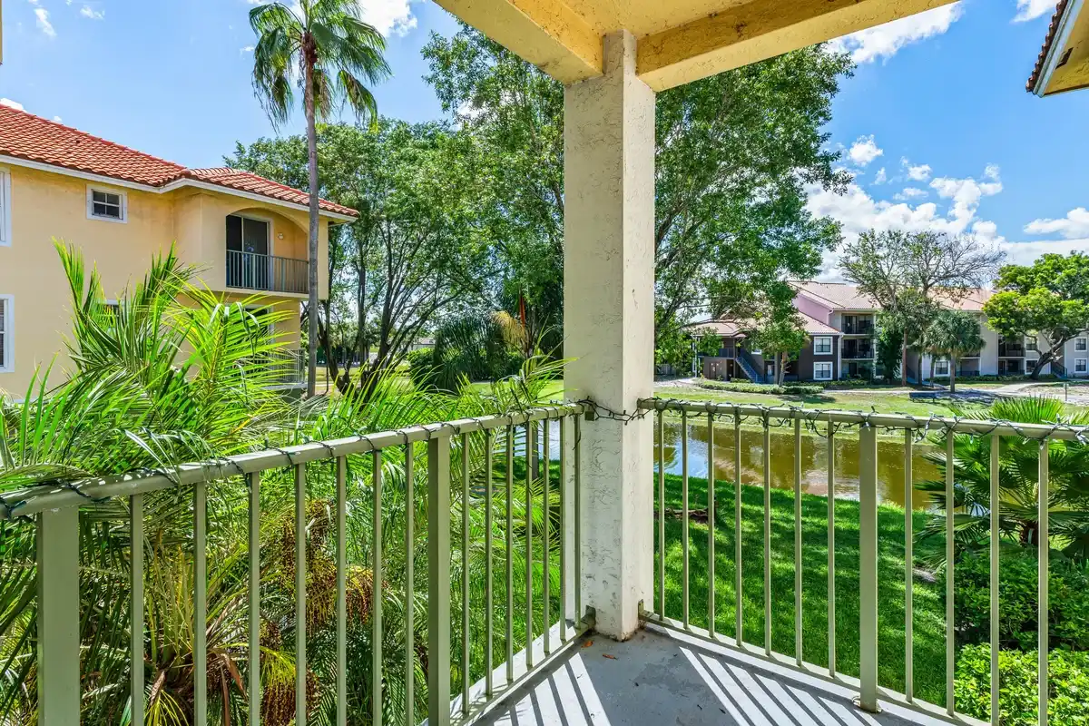 1977 Brandywine Rd #305, West Palm Beach: photo 1 of 25