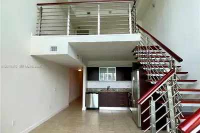 41 SE 5th St #2405, Miami: photo 1 of 33