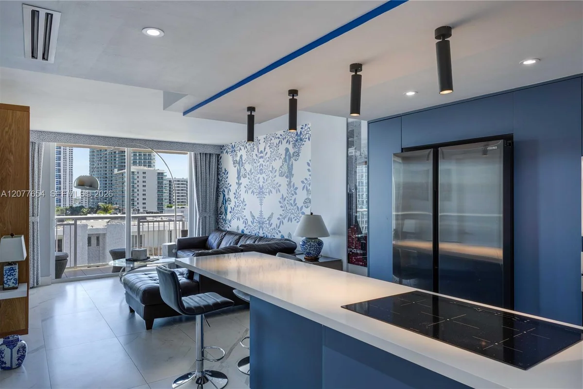 1345 Lincoln Rd #1004, Miami Beach: photo 1 of 17