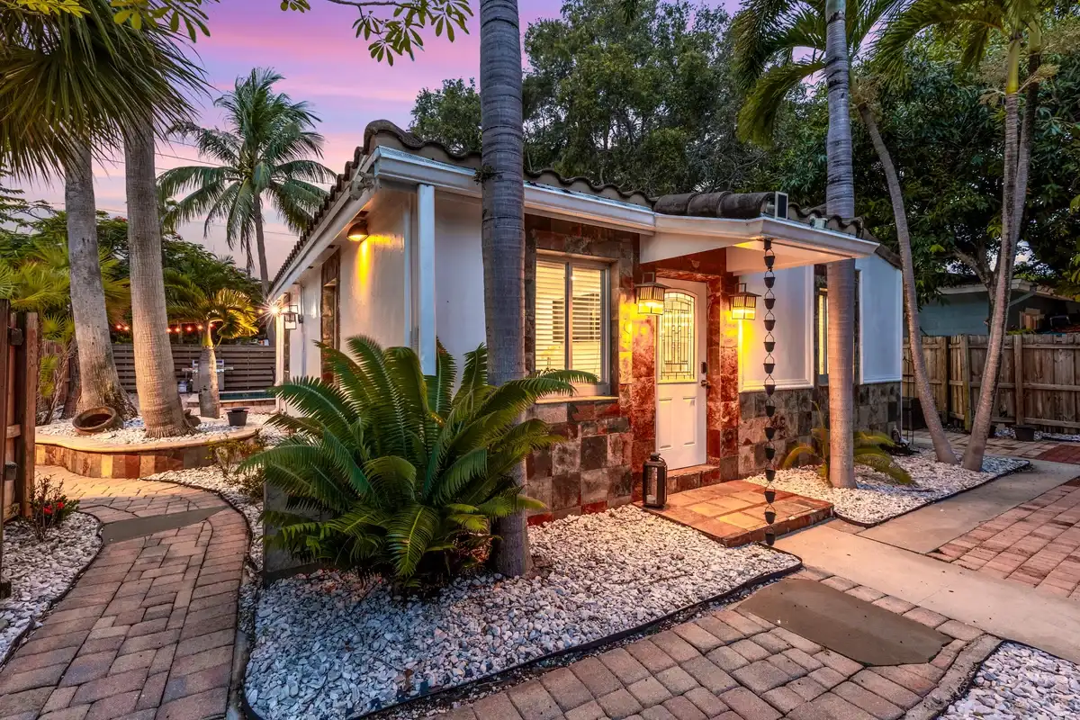 1521 SW 4th Ave, Fort Lauderdale: photo 1 of 53