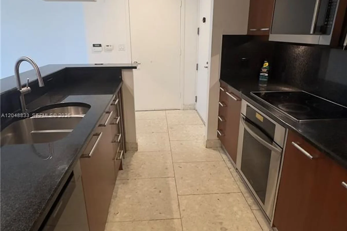 901 Brickell Key Blvd #1102, Miami: photo 1 of 15