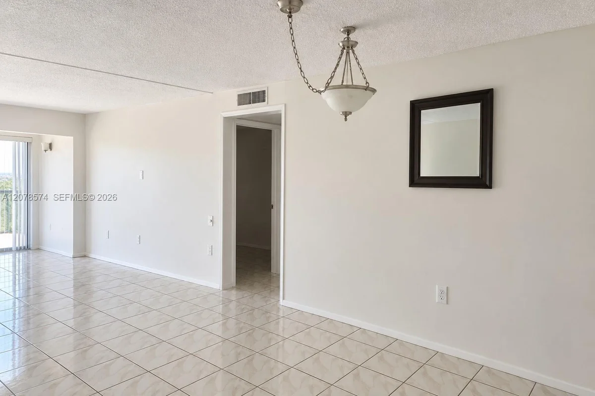 9280 Fontainebleau Blvd #502, Miami: photo 1 of 16