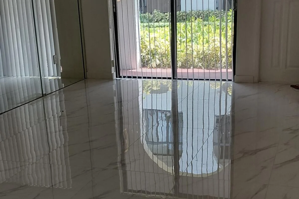 18276 Mediterranean Blvd #4-6, Hialeah: photo 1 of 13