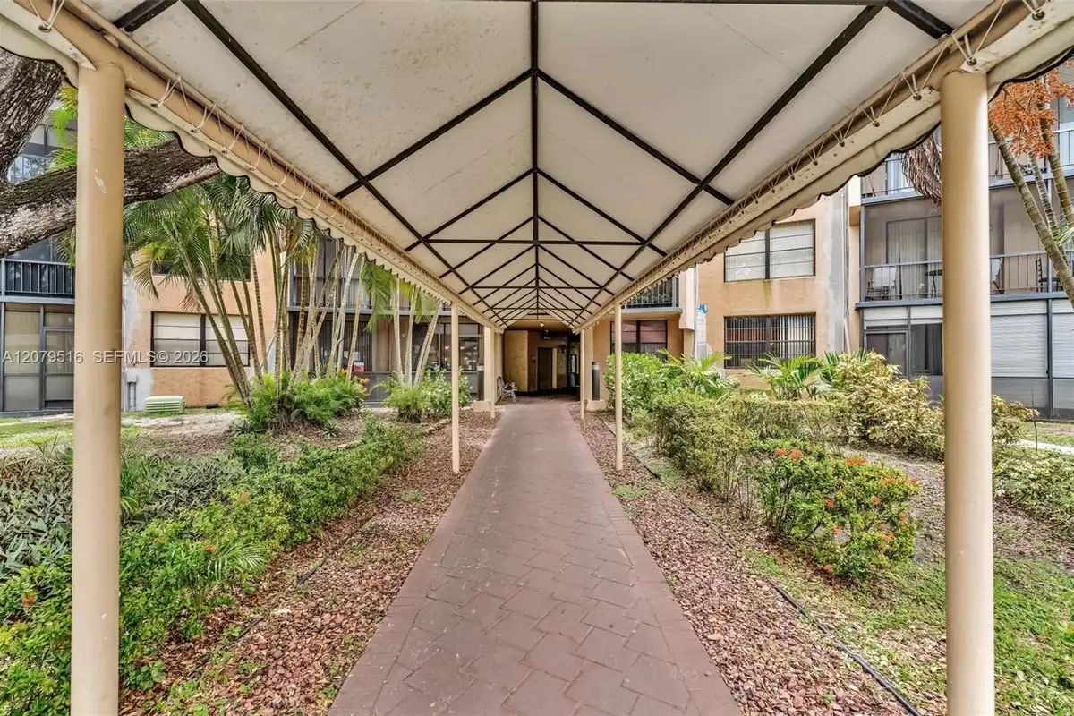 3800 N Hills Dr #312, Hollywood: photo 1 of 52