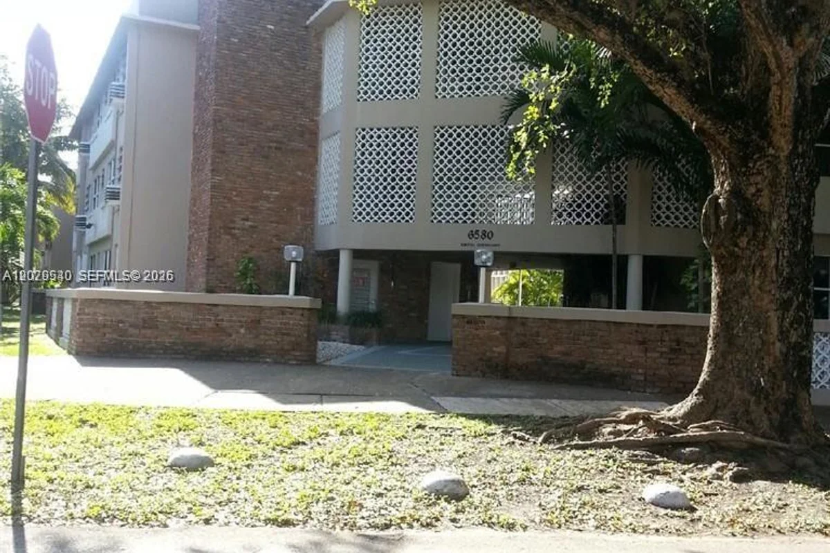 6580 Santona St #A3, Coral Gables: photo 1 of 1