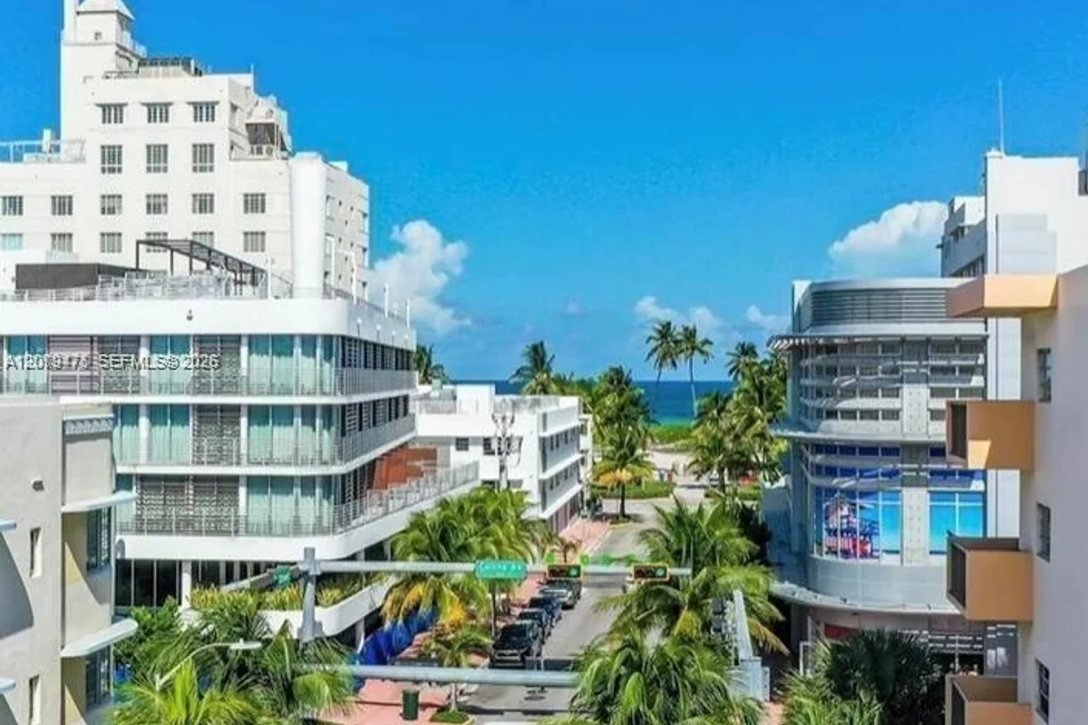 1150 Collins Ave #406, Miami Beach: photo 1 of 17