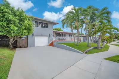 628 SW 4th St, Hallandale Beach: photo 1 of 38