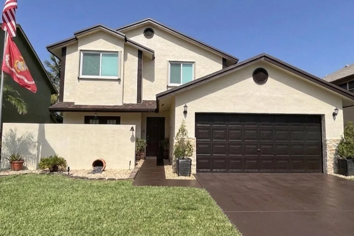 940 SW 96th Ave, Pembroke Pines: photo 1 of 38