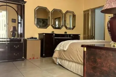 15492 SW 39th St, Miami: photo 1 of 4