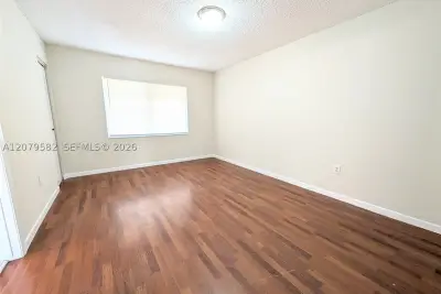 58 SW 14th Ter, Homestead: photo 1 of 25