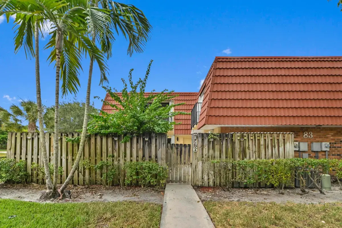 746 NW 98th Way, Plantation: photo 1 of 34