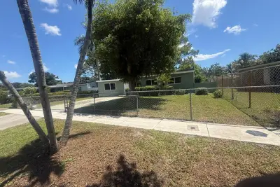 630 E Dayton Cir, Fort Lauderdale: photo 1 of 22