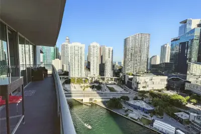 92 SW 3rd St #2602, Miami: photo 1 of 15