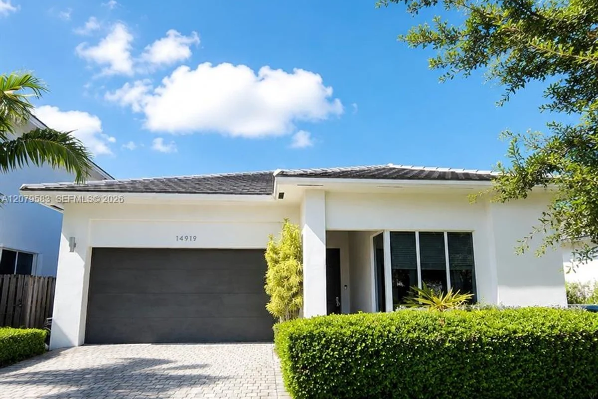 14919 SW 177th Ter, Miami: photo 1 of 19
