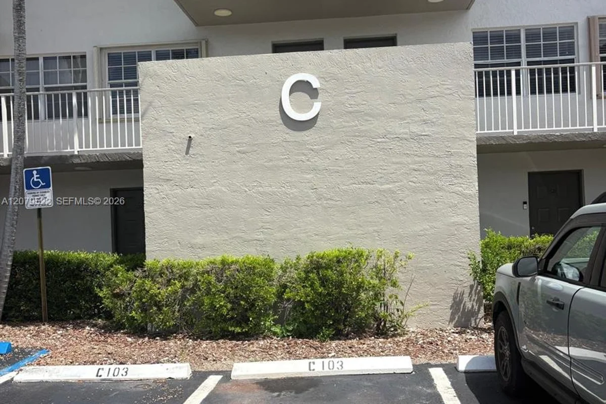 7510 SW 152nd Ave #C204, Miami: photo 1 of 14
