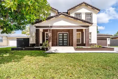 20172 SW 128th Ct, Miami: photo 1 of 32