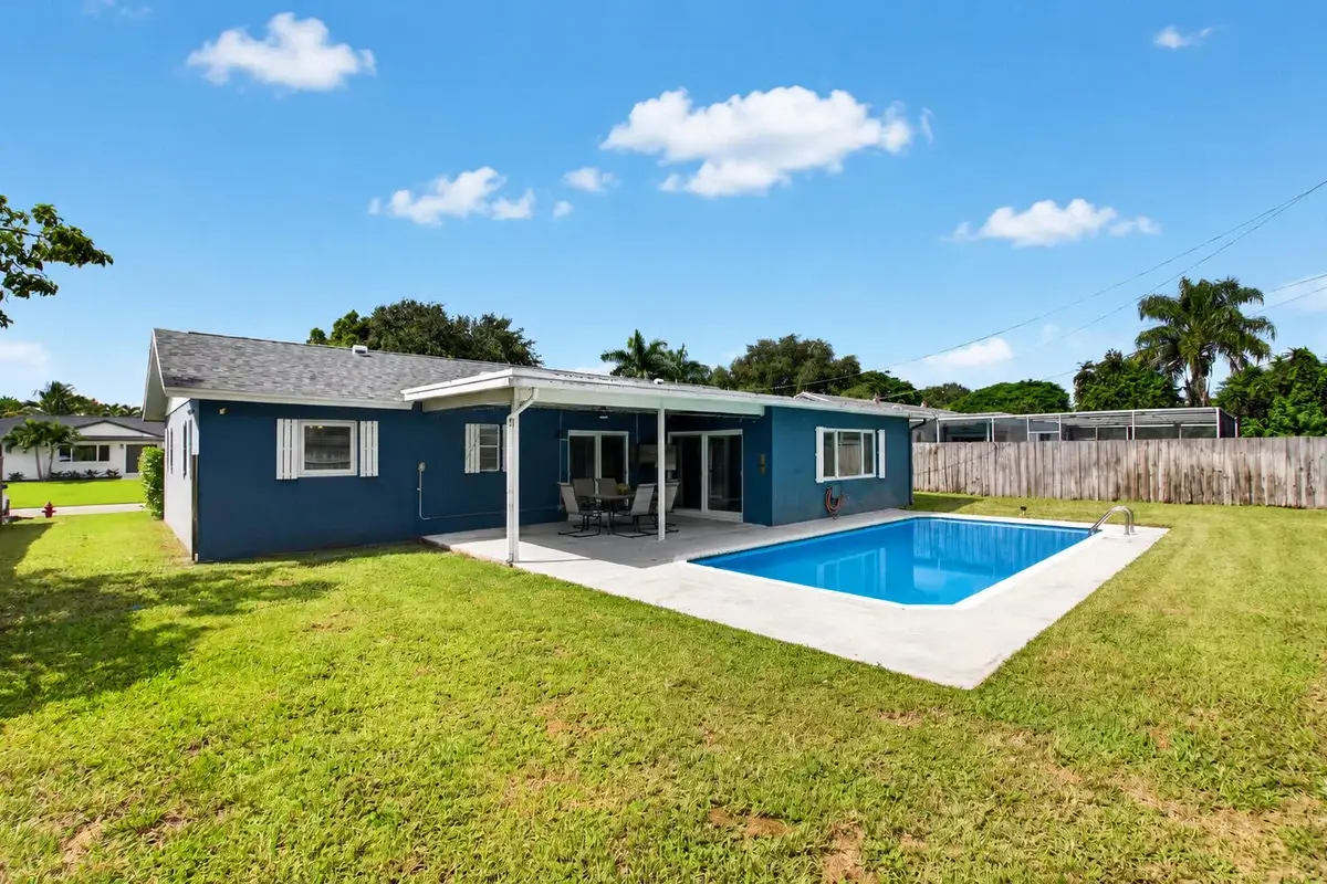 1023 SW 25th Pl, Boynton Beach: photo 1 of 61