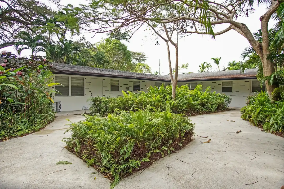 801 SW 14th Ave #1-7, Fort Lauderdale: photo 1 of 7