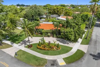 6811 SW 48th Ter, Miami: photo 1 of 23