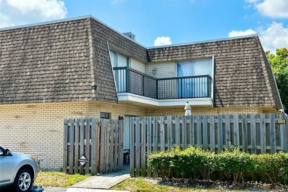 8206 SW 23rd Ct #22A, North Lauderdale: photo 1 of 17