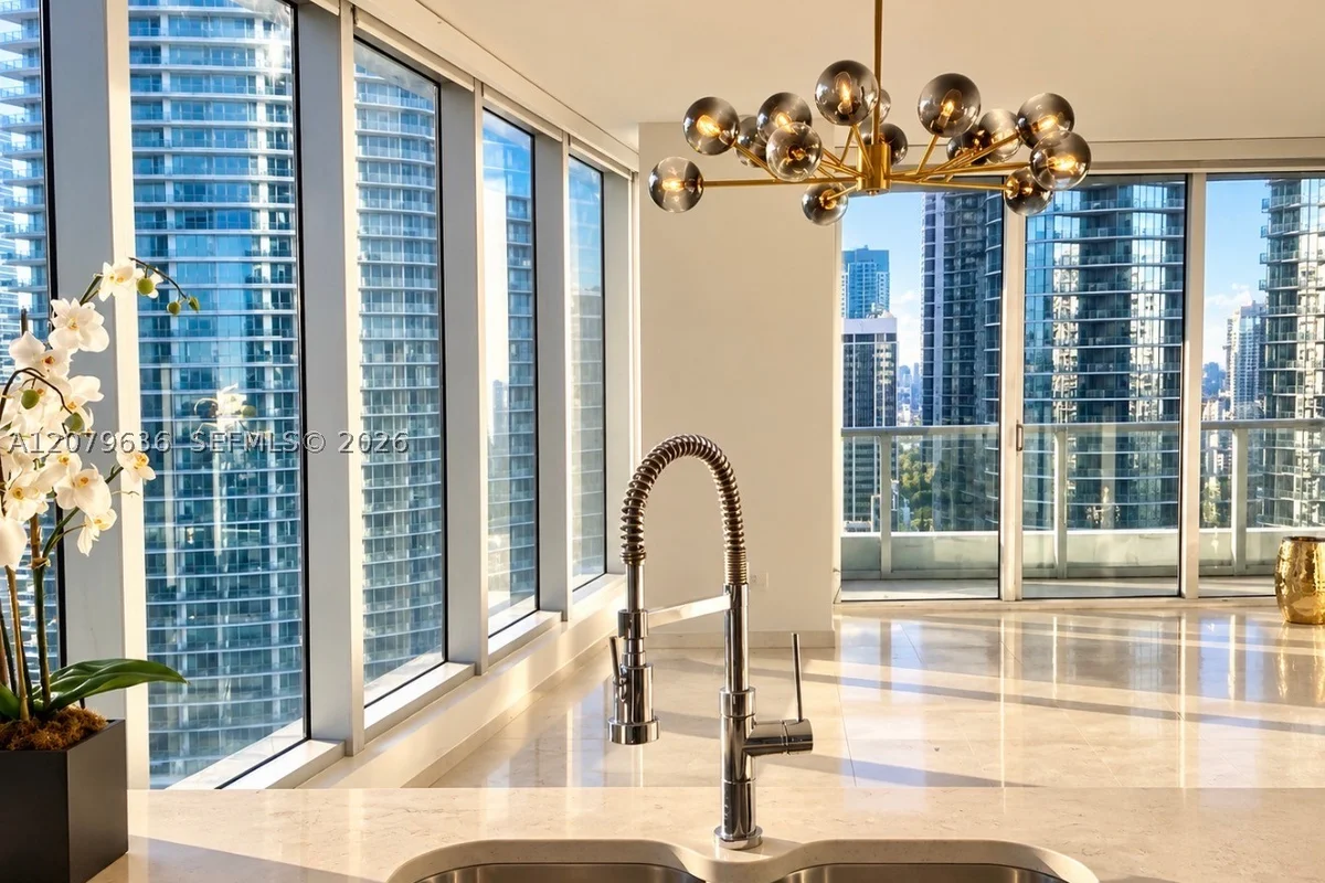 475 Brickell Ave #2915, Miami: photo 1 of 11