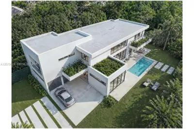 4165 Poinciana Ave, Miami: photo 1 of 38