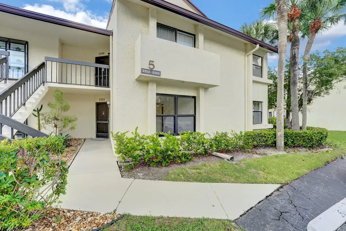 3359 Lucerne Park Dr, Lake Worth: photo 1 of 41