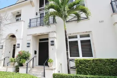 530 Valencia Ave #3, Coral Gables: photo 1 of 69