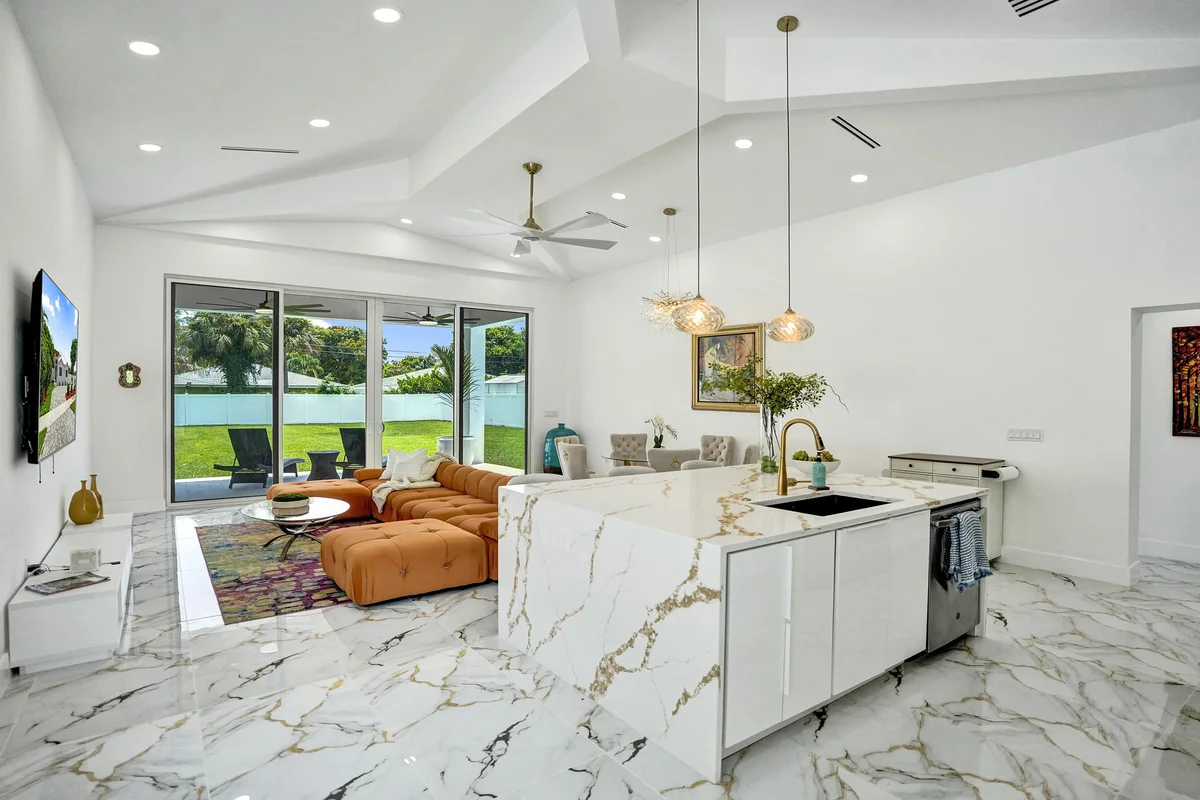 202 SE 4th St, Delray Beach: photo 1 of 74