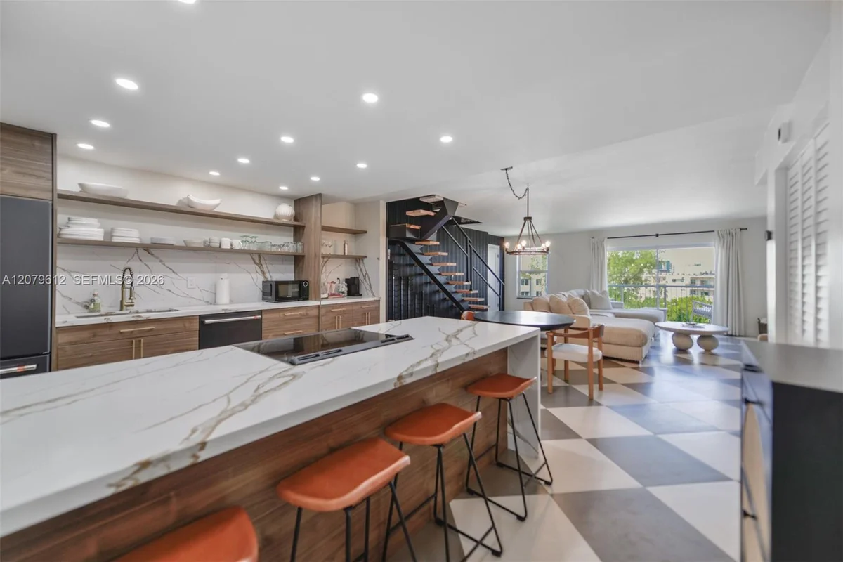 17800 Atlantic Blvd #PH14, Sunny Isles Beach: photo 1 of 36