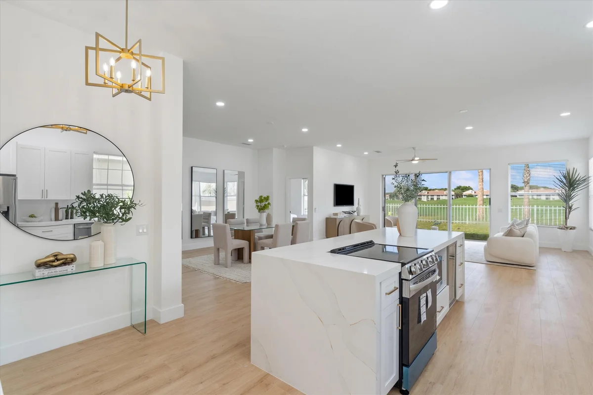 1115 Gator Trl, West Palm Beach: photo 1 of 31