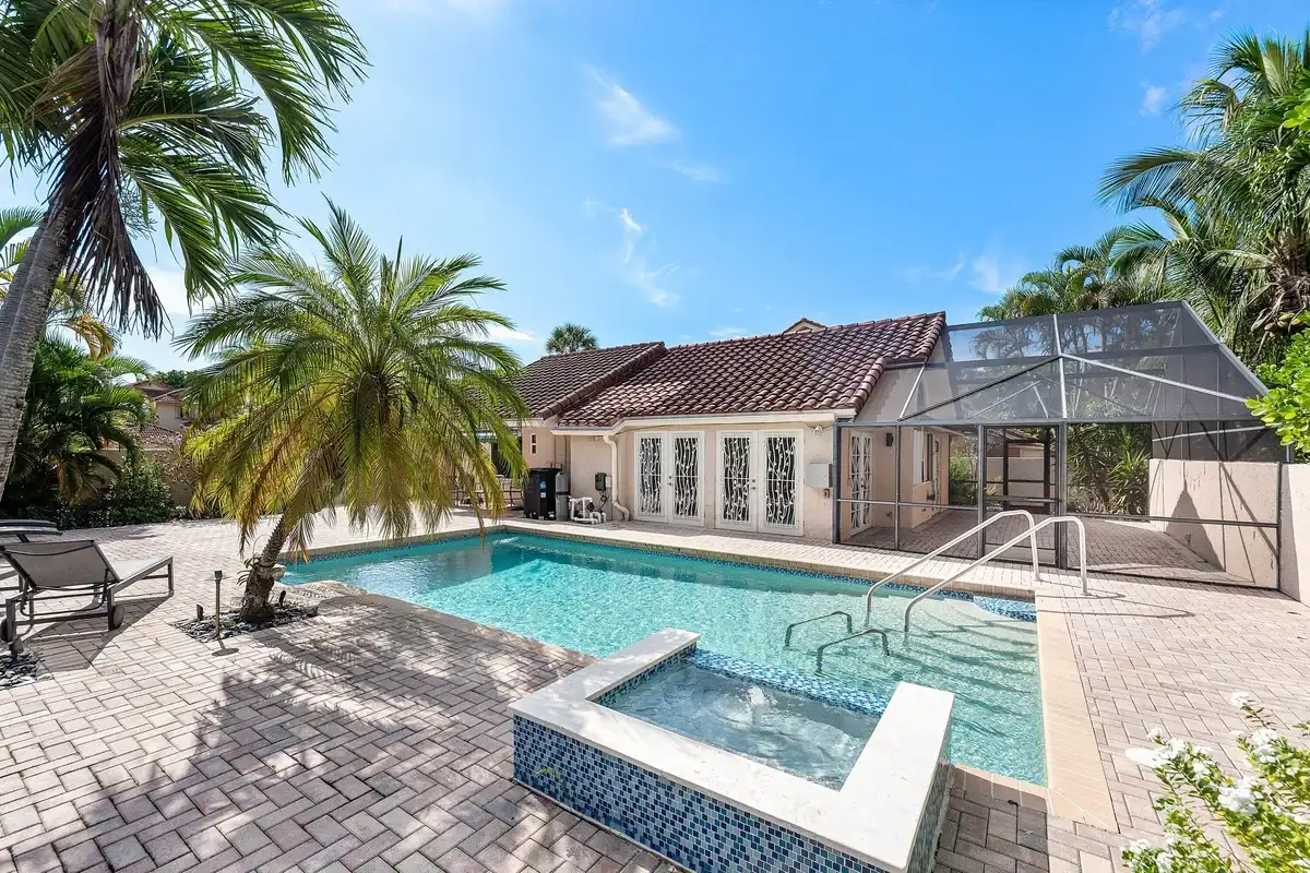 559 NW 38th Ter, Deerfield Beach: photo 1 of 33
