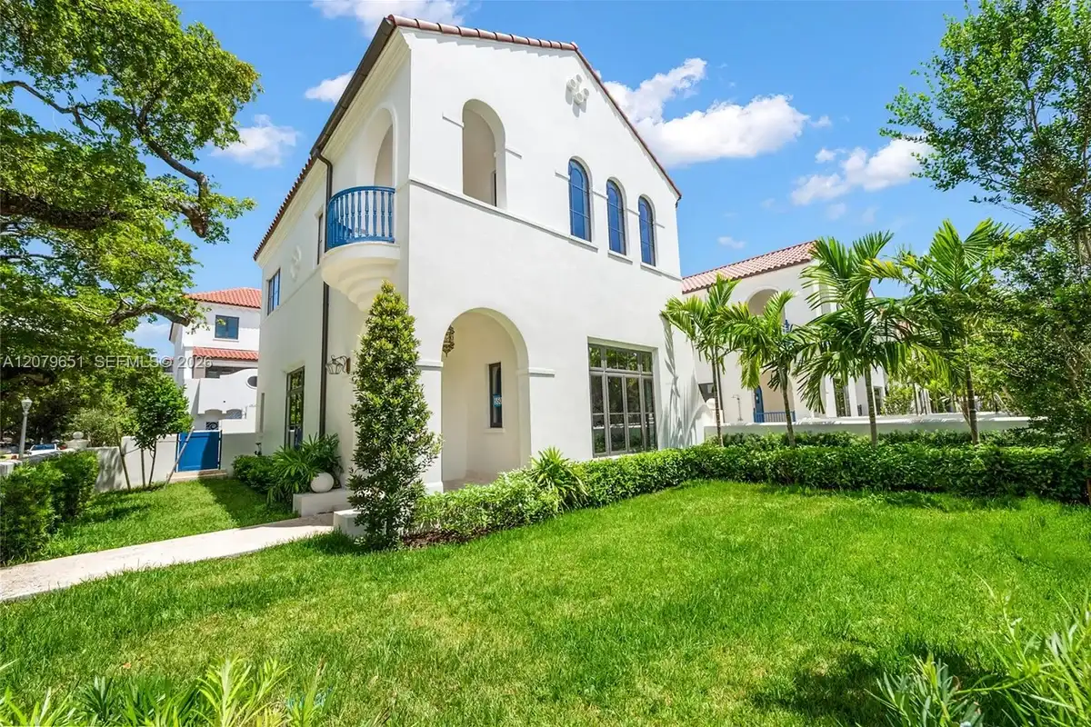 550 Malaga Ave, Coral Gables: photo 1 of 40