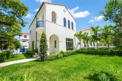 550 Malaga Ave, Coral Gables: photo 1 of 40