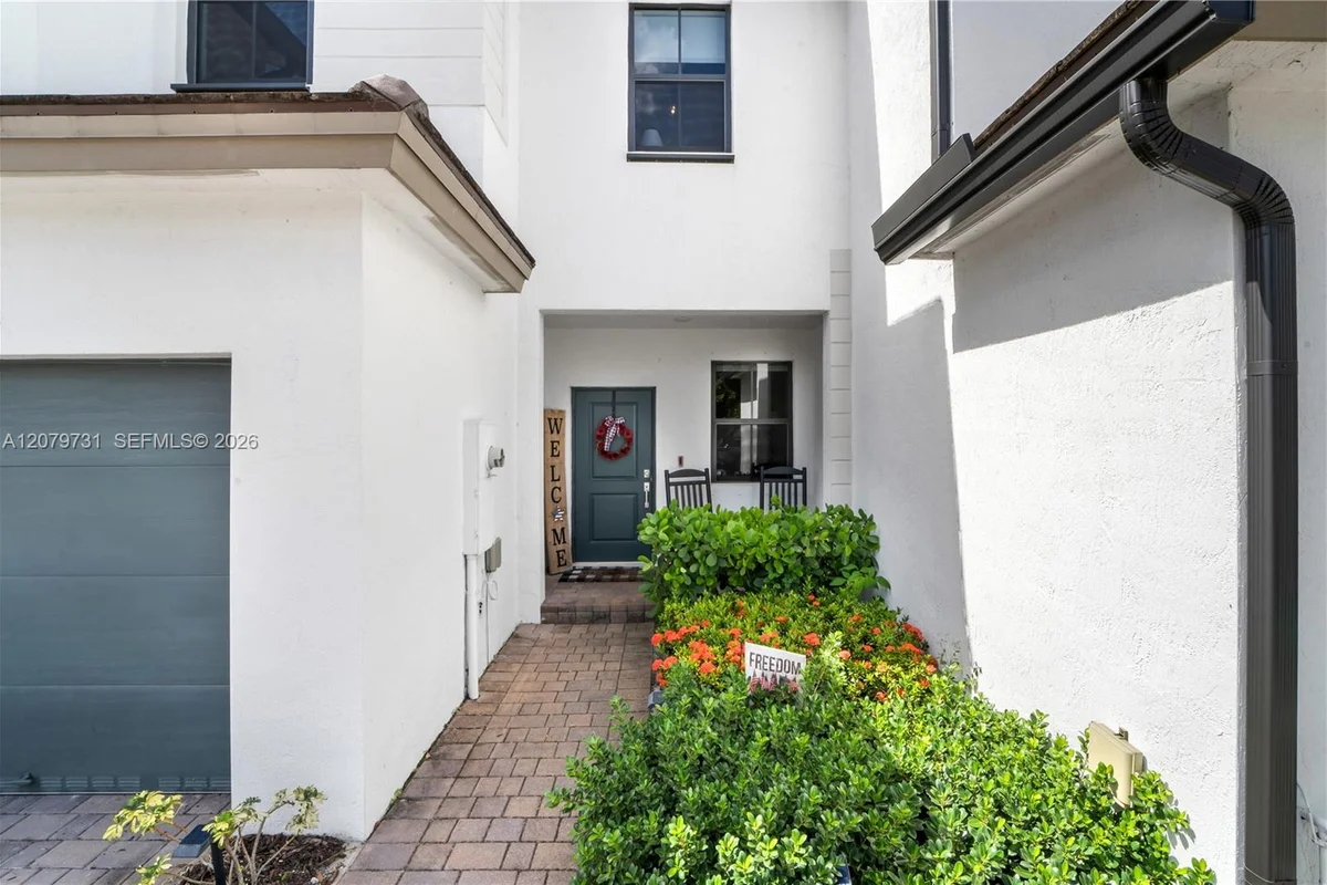 13154 SW 233rd St, Homestead: photo 1 of 27